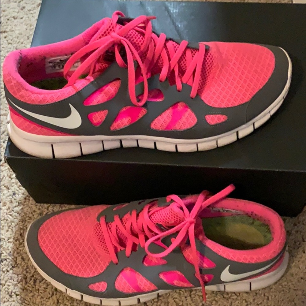 Nike free run 2 women’s size 12 pink and grey